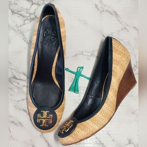 TORY BURCH Sally Raffia Straw Wedge Pump Stacked Heels Navy Blue, Size 9.5 M